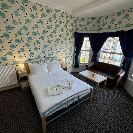 The Paradise Guest House Great Yarmouth Exterior photo